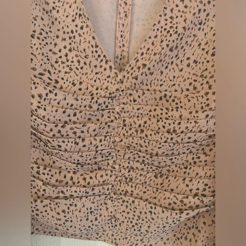 NWOT Astr The Label Cinch Front Puff Sleeve Cheetah Animal Print Blouse XS
